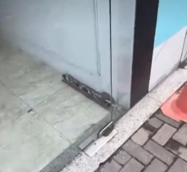 Imagem - Cobra invade salão de beleza no Rio de Janeiro e vídeo viraliza nas redes