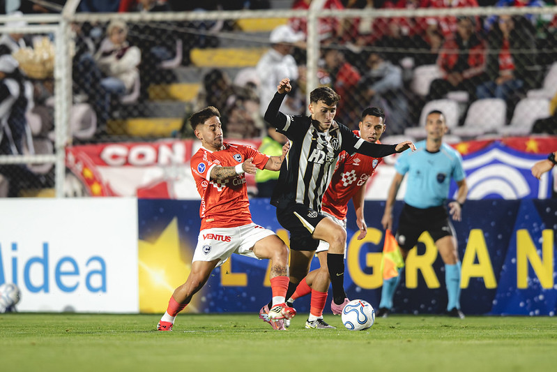 Galo joga em casa para tentar a classificação - 