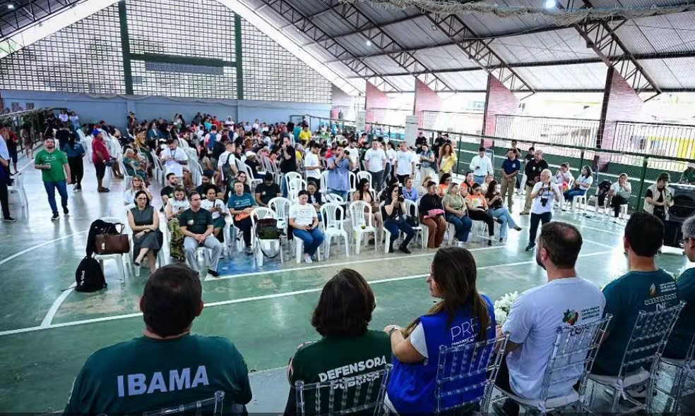 A iniciativa oferece consultas médicas, exames, emissão de documentos, atendimentos previdenciários, trabalhistas e regularização fundiária