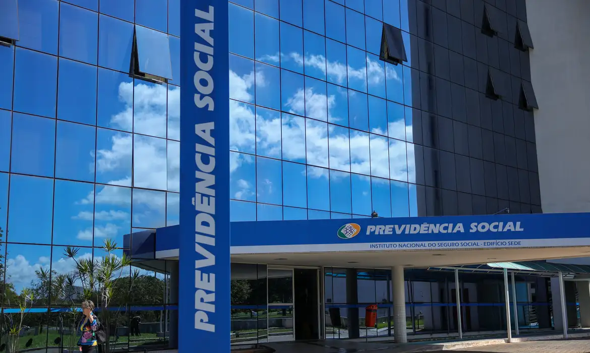 Lote vai beneficiar mais de 208 mil pessoas que venceram ações judiciais contra a Previdência; maior parte da grana é para revisões e concessões de benefícios