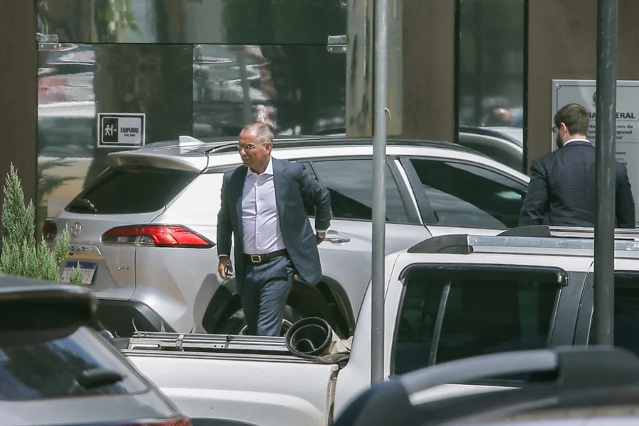 Saída do renomado criminalista acontece logo após a Polícia Federal rejeitar a proposta de delação premiada do dono do Banco Master
