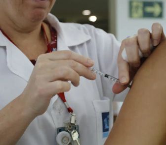 Imagem - Quem vai viajar para Copa deve estar alerta para vacina do sarampo