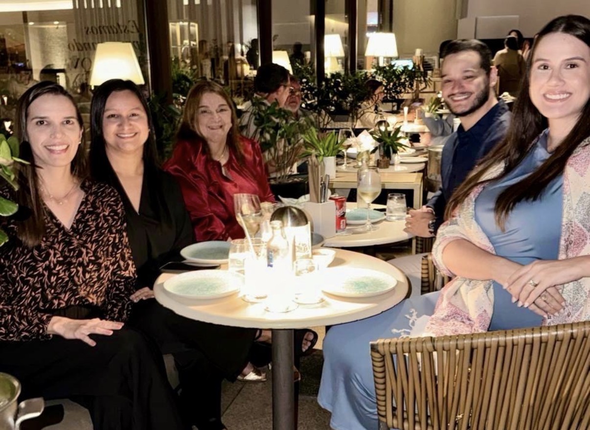 Lorena Tofolo, 
Matheus Tofolo, 
Vitória Tofolo e 
Ariani Souza. 

