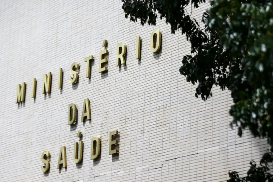 (Após os atrasos, o governo garante que, por enquanto, não há desabastecimento de insulina nos postos do SUS, em todo país.)