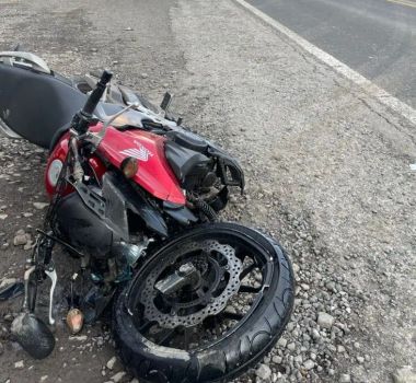 Imagem - Colisão lateral entre caminhonete e moto deixa um jovem morto na Serra Catarinense
