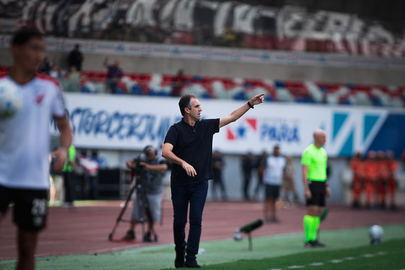 Treinador não gostou da atuação da equipe - 