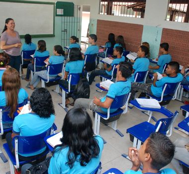 Imagem - Senado aprova novo piso salarial de professores; saiba valor
