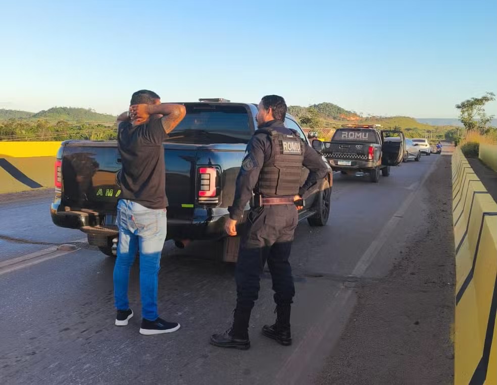 Contra o veículo já havia um boletim de ocorrência registrado na Bahia, além de diversas multas de trânsito


