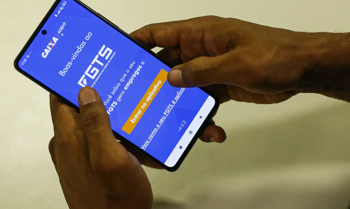Pagamento beneficia cerca de 10,5 milhões de trabalhadores demitidos entre 2020 e 2025 e foi antecipado em um dia pela Caixa Econômica Federal