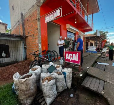 Imagem - Fiscalização interdita batedeiras de açaí durante ação contra doença de Chagas no Marajó