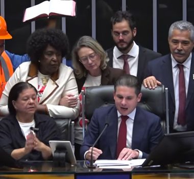 Imagem - Câmara aprova, em primeiro turno, PEC do fim da escala 6x1