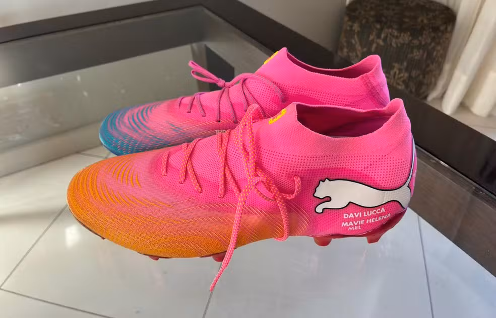 Imagem - Vaza suposta chuteira personalizada de Neymar para a Copa do Mundo