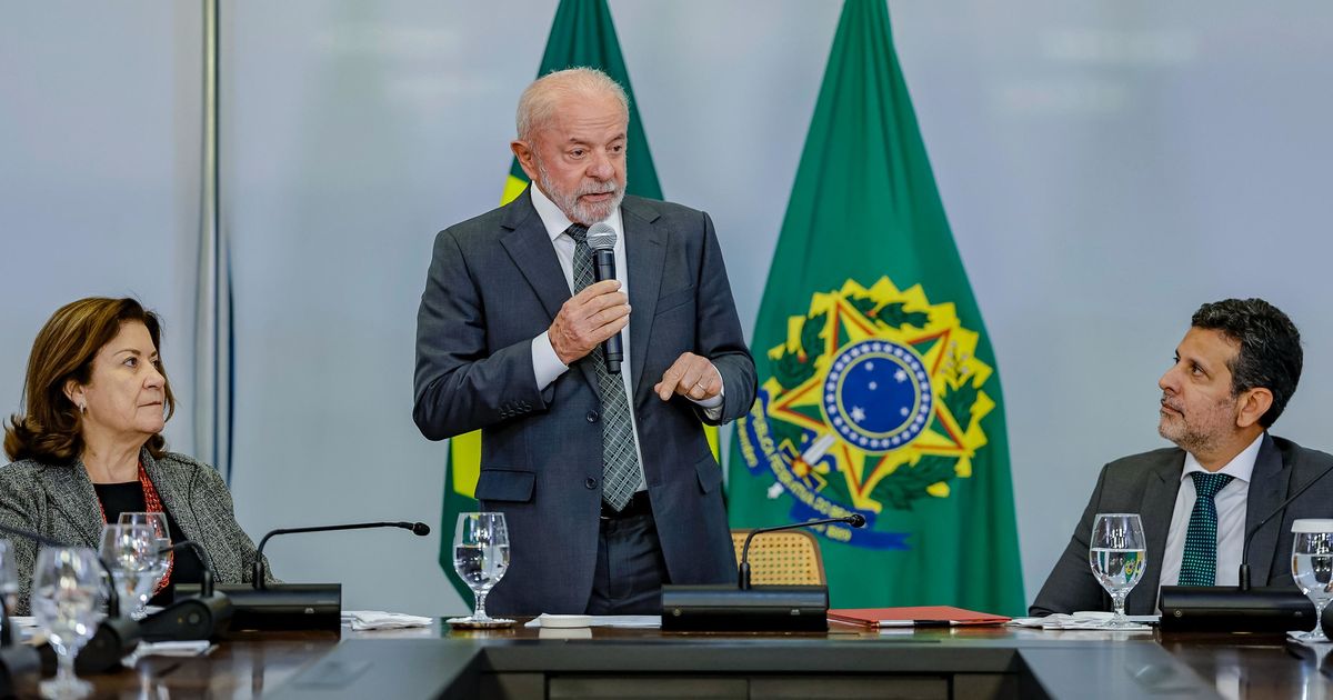 Presidente da República, Luiz Inácio Lula da Silva, durante sanção do Projeto de Lei n° 6132, de 2025, que cria a Universidade Federal Indígena (Unind), no Palácio do Planalto. Brasília - DF.