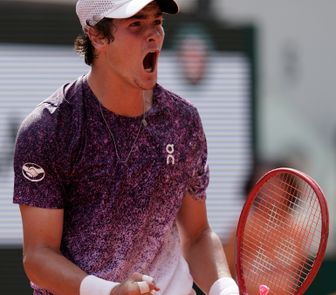 Imagem - João Fonseca vira sobre Djokovic e repete feito que só Guga havia conseguido