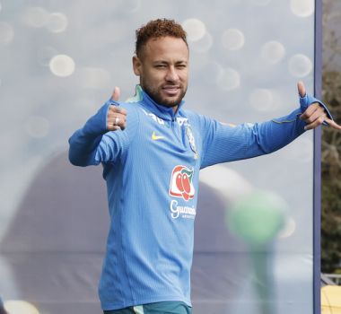 Imagem - Neymar faz primeiros trabalhos no campo com a Seleção Brasileira