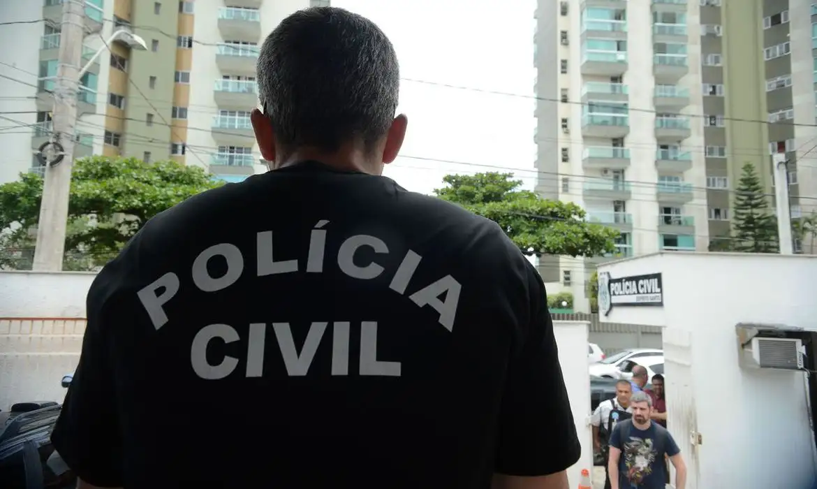 Imagem - Polícia faz operação contra núcleo financeiro do Comando Vermelho