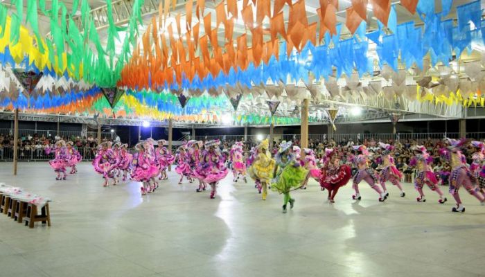 Arraial de Todos os Santos 2026 começa com tradicional revoada de pássaros juninos em Belém