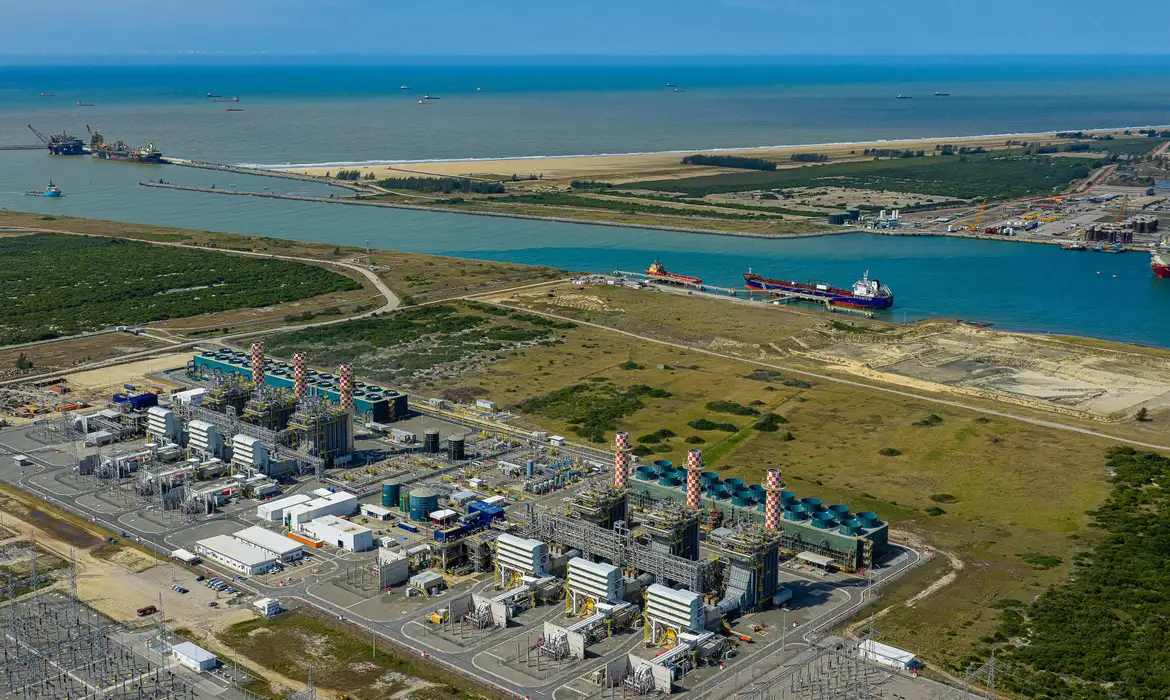 (Criado em 2015 pela Aneel, o sistema de bandeiras tarifárias reflete os custos variáveis da geração de energia elétrica.)