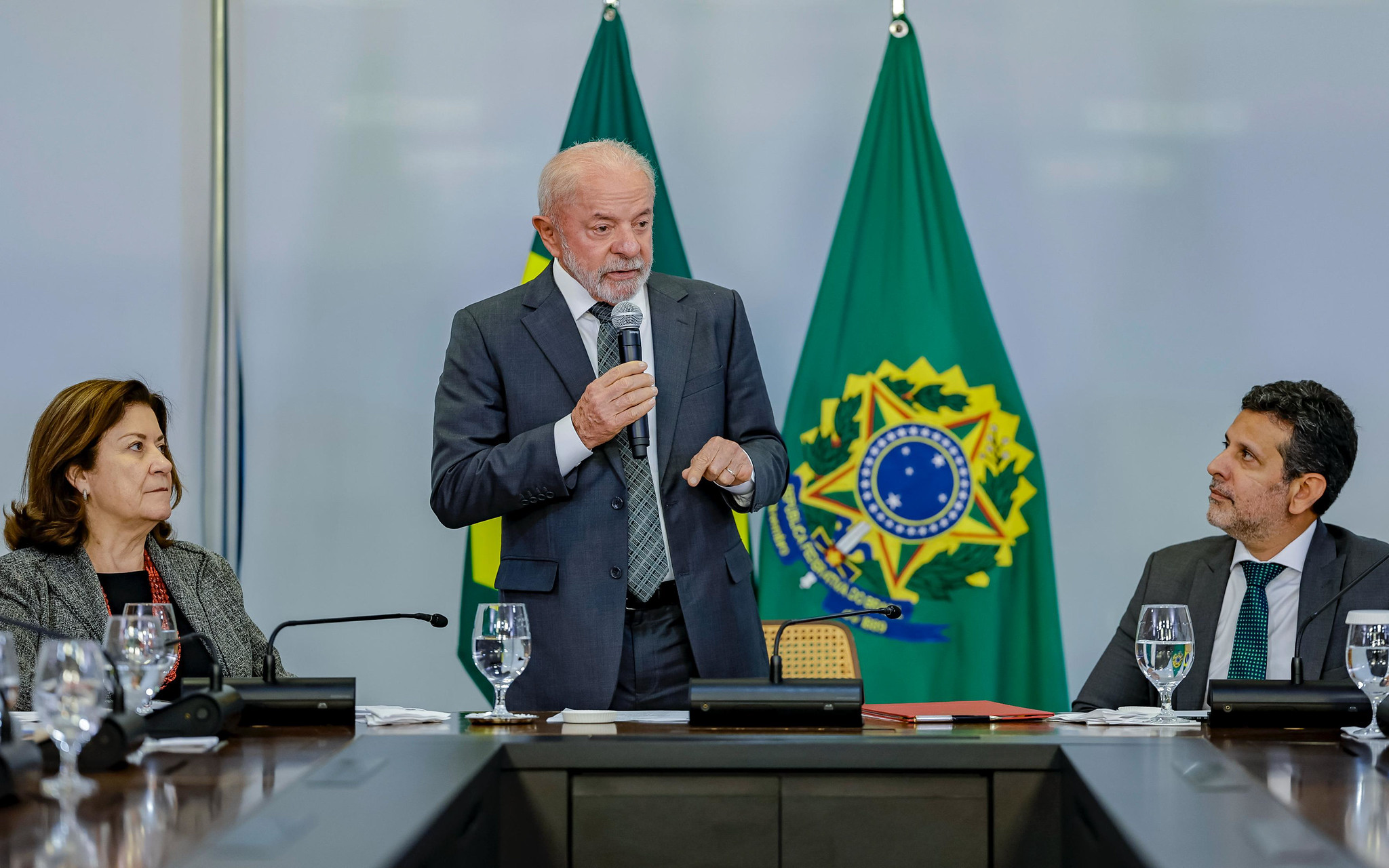 Presidente da República, Luiz Inácio Lula da Silva, durante sanção do Projeto de Lei n° 6132, de 2025, que cria a Universidade Federal Indígena (Unind), no Palácio do Planalto. Brasília - DF.