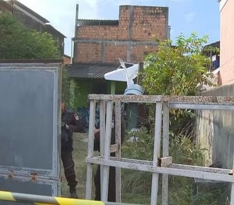 Imagem - Avião cai sobre residência em Nova Iguaçu e piloto morre na hora
