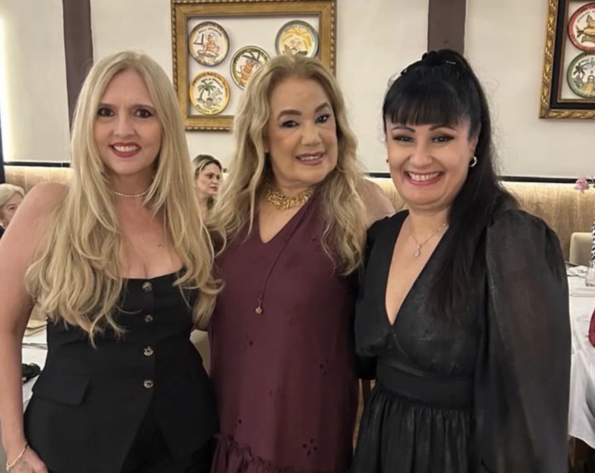 Alessandra Bastiani, que também aniversariou, Mara Remor e Simone Daibes