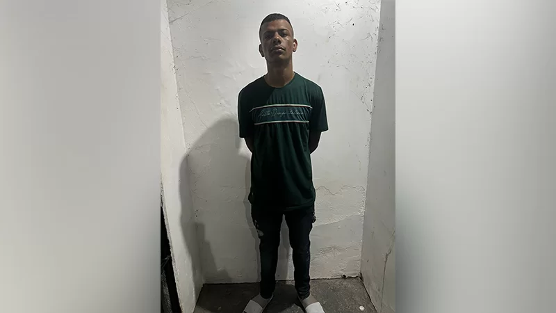 Ray Costa Santos, conhecido pela alcunha de “Gago”, morreu na tarde do último domingo (31) após entrar em confronto com a Polícia Militar.
