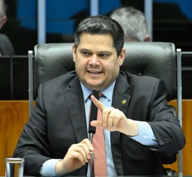Imagem - Alcolumbre diz que PEC do fim da escala 6x1 passará por comissões antes de votação no Senado