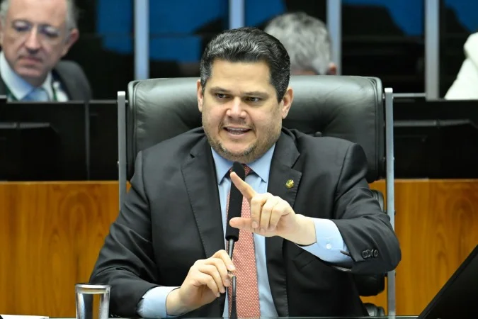Imagem - Alcolumbre diz que PEC do fim da escala 6x1 passará por comissões antes de votação no Senado