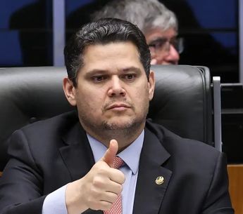 Imagem - Alcolumbre sugere 'melhorar' 6x1 e quer passar PEC por comissões