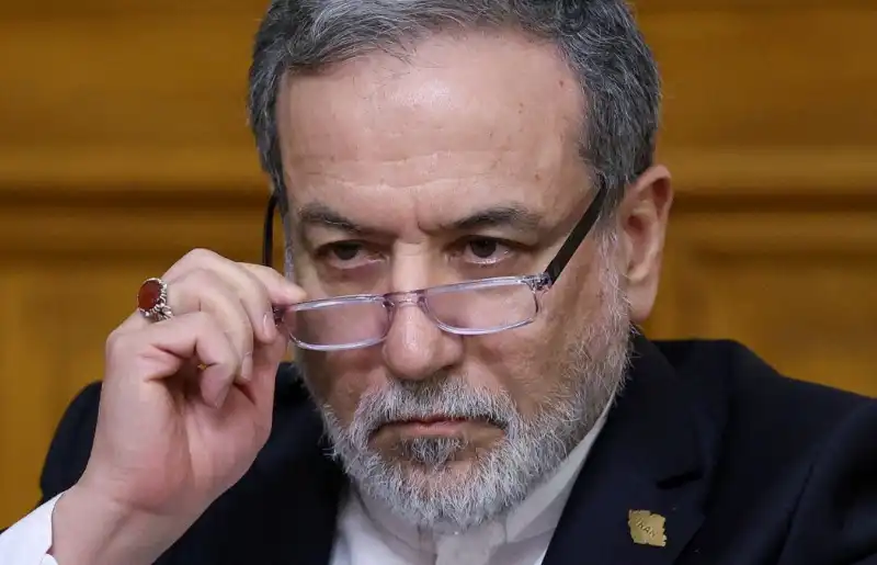 Governo iraniano afirma que ofensivas contra a capital do Líbano podem comprometer negociações e provocar nova escalada no conflito regional.