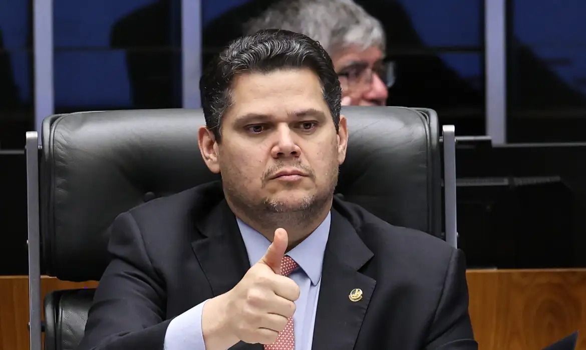 Presidente quebrou silêncio após questionamento de senador