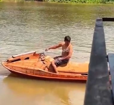 Imagem - Jet ski de madeira feito por morador de Abaetetuba chama atenção e viraliza