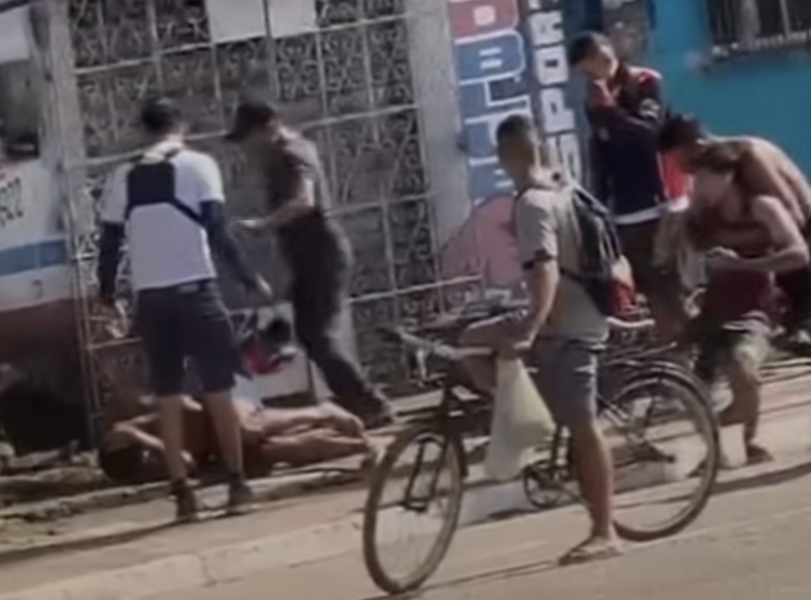 Moradores rendem suspeito de furtos no bairro da Cabanagem, em Belém 