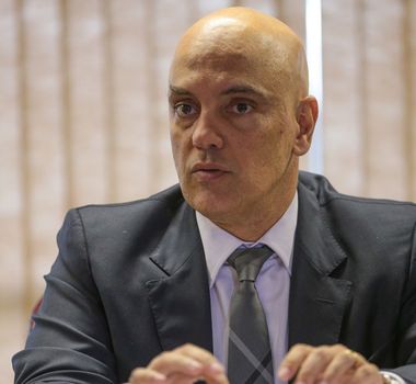 Imagem - Flávio Bolsonaro pede ao STF afastamento de Moraes em caso ligado a Vorcaro