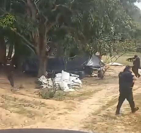 (A Operação Erva Daninha, que resultou na apreensão de aproximadamente 1,8 tonelada de maconha em uma área rural do município de Francisco Sá, no norte do estado de Minas Gerais)