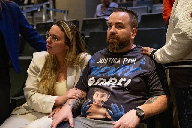 Justiça determina que Jairinho pague R$ 400 mil de indenização ao pai do menino