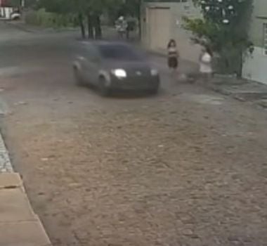 Imagem - Adolescente pula de carro em movimento e escapa de tentativa de sequestro no Piauí