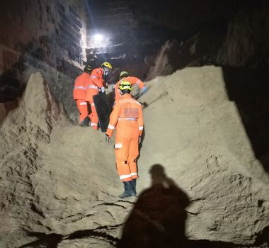 Imagem - Trabalhador de 62 anos morre após cair em silo de serragem em fábrica de Minas Gerais