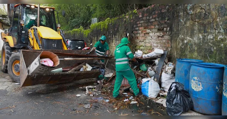 Além da limpeza urbana, a operação também investe em educação ambiental e fiscalização