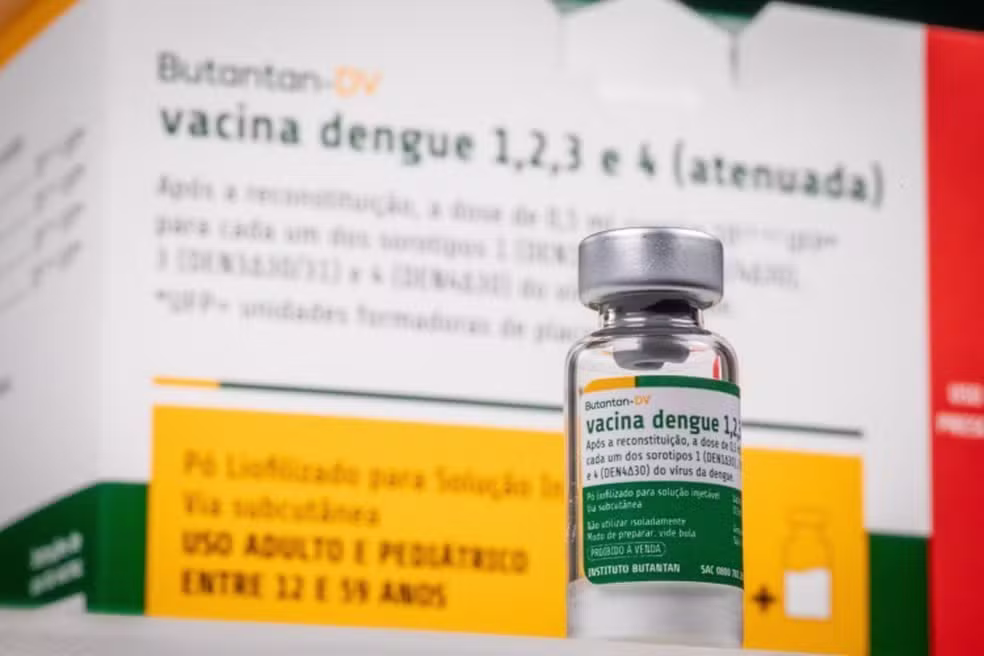 (Segundo o ministro da Saúde, Alexandre Padilha, a medida tem caráter preventivo e foi adotada com base em critérios científicos e de segurança.)