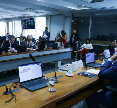 Imagem - Senadores discutem ritmo de tramitação da PEC do fim da escala 6x1