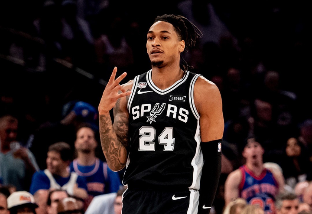 Spurs venceram por 115 a 111 - 