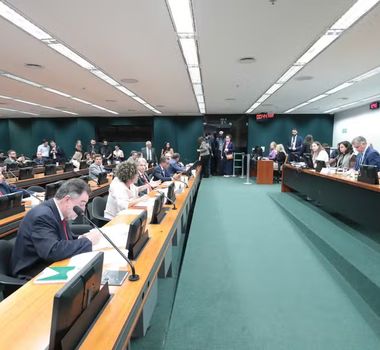 Imagem - CCJ da Câmara aprova redução da maioridade penal para 16 anos