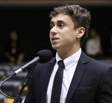 Imagem - Nikolas Ferreira ironiza uso de jatinho de empresário e provoca opositores na CCJ