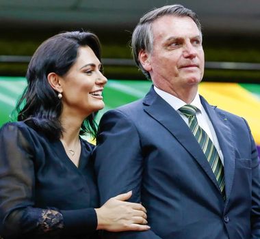 Imagem - Michelle deixa candidatura em aberto: 'Prioridade é meu marido'