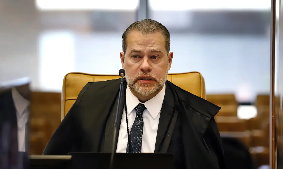 (A manifestação de Toffoli deverá ser finalizada na sessão desta quinta-feira (11). Em seguida, os demais ministros vão proferir seus votos.)