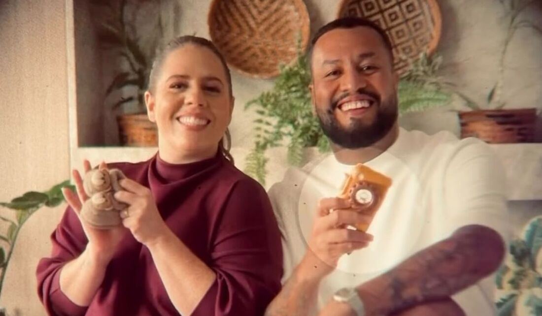 A apresentadora e jornalista Tati Machado anunciou a chegada do herdeiro da família nas redes sociais nesta quinta-feira (11).