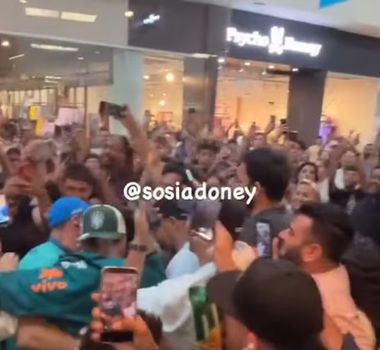 Imagem - Sósia do Neymar atrai multidão e provoca correria nos EUA