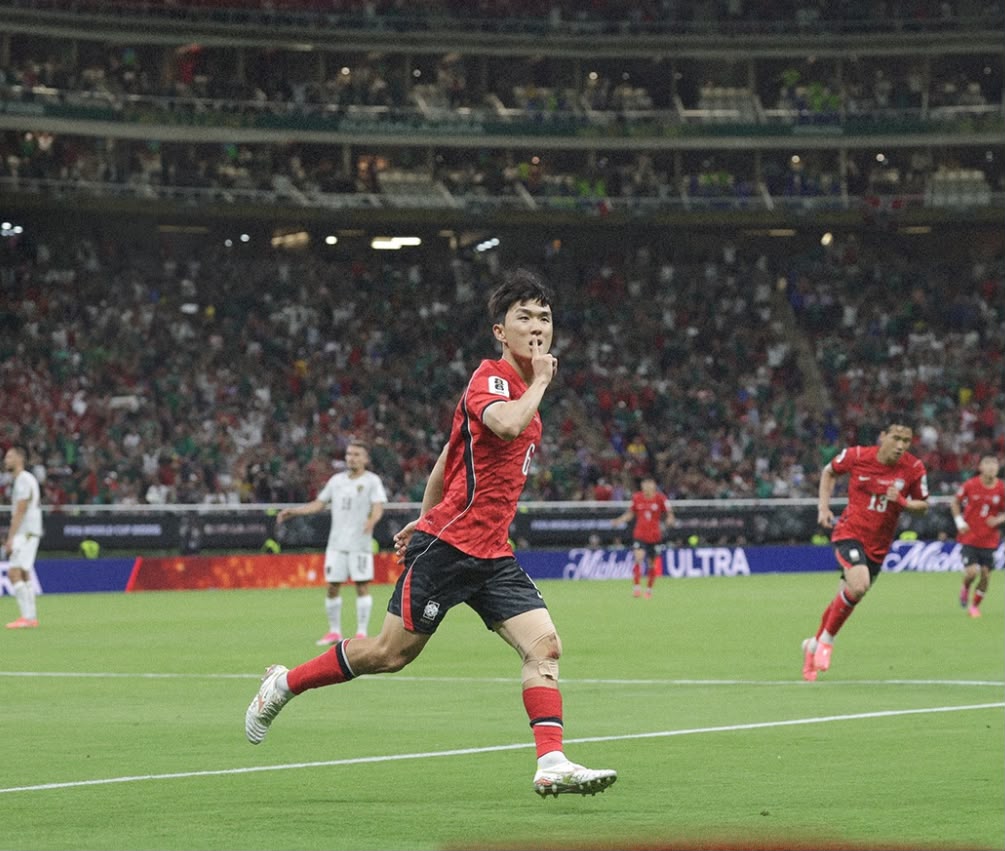 Hwang In-Beom comemora gol no Mundial - 