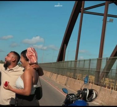 Imagem - No Dia dos Namorados, jovem surpreende companheira com pedido de casamento na Ponte Rodoferroviária de Marabá